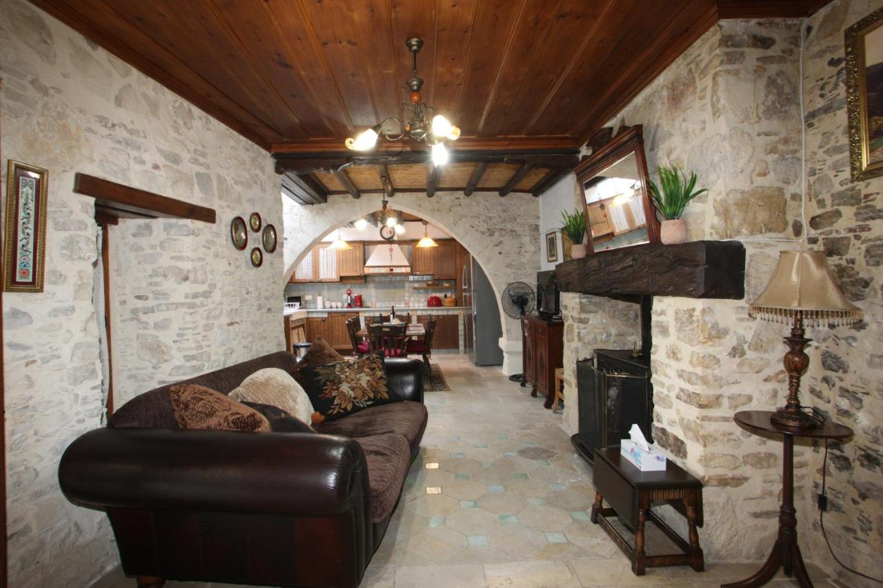 Afames House - Beautiful Traditional House 오모도스 외부 사진